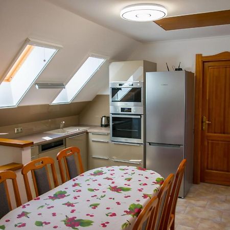 Tulipan Vendeghaz Hotel Orvenyes Bagian luar foto