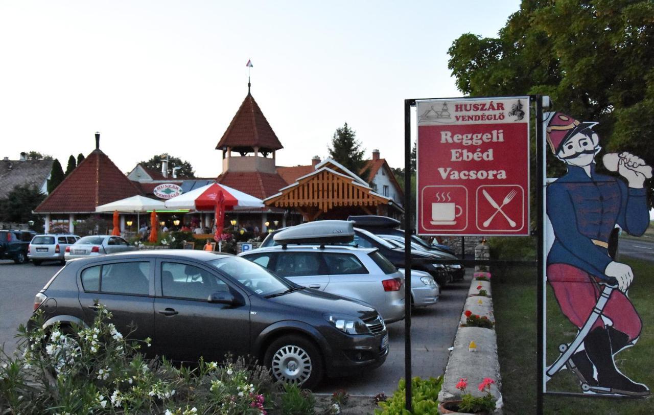 Tulipan Vendeghaz Hotel Orvenyes Bagian luar foto