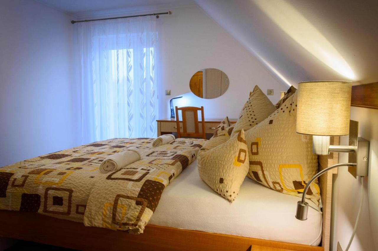 Tulipan Vendeghaz Hotel Orvenyes Bagian luar foto