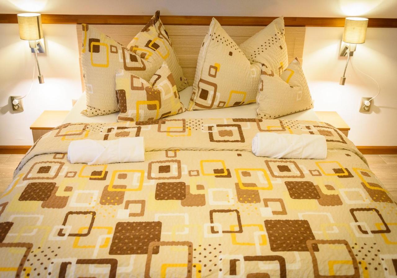 Tulipan Vendeghaz Hotel Orvenyes Bagian luar foto