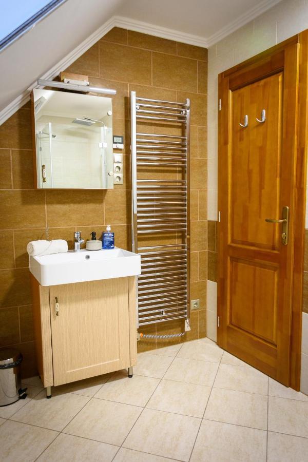 Tulipan Vendeghaz Hotel Orvenyes Bagian luar foto