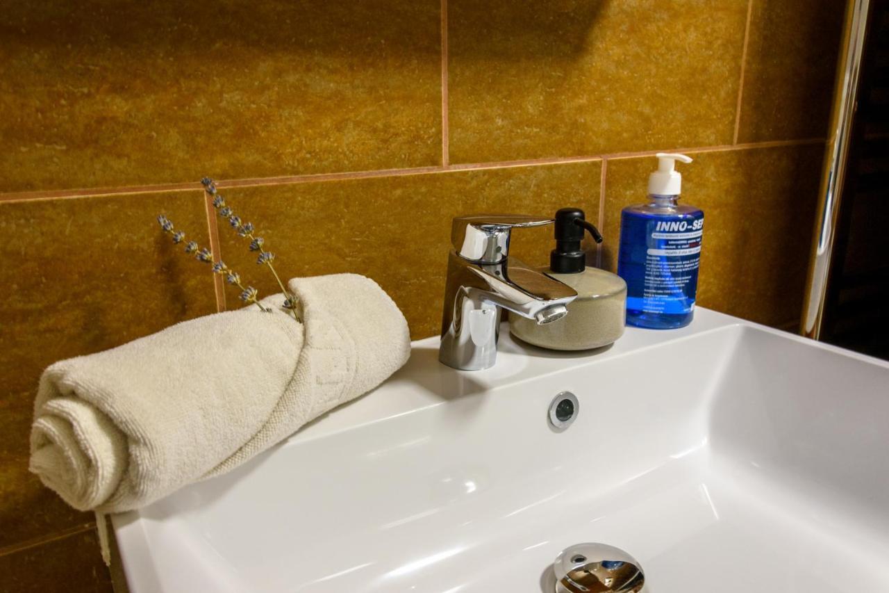 Tulipan Vendeghaz Hotel Orvenyes Bagian luar foto