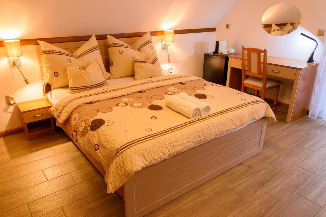 Tulipan Vendeghaz Hotel Orvenyes Bagian luar foto