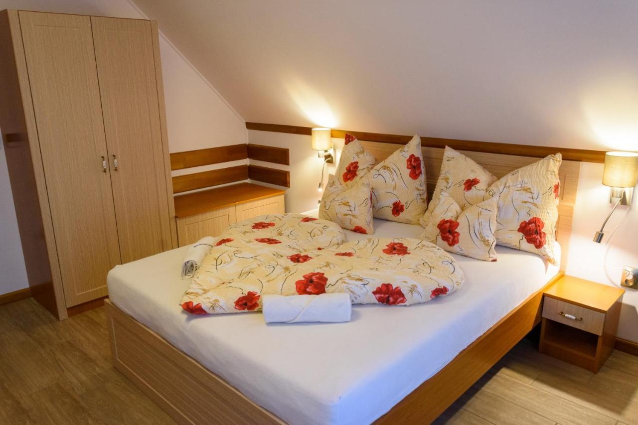 Tulipan Vendeghaz Hotel Orvenyes Bagian luar foto