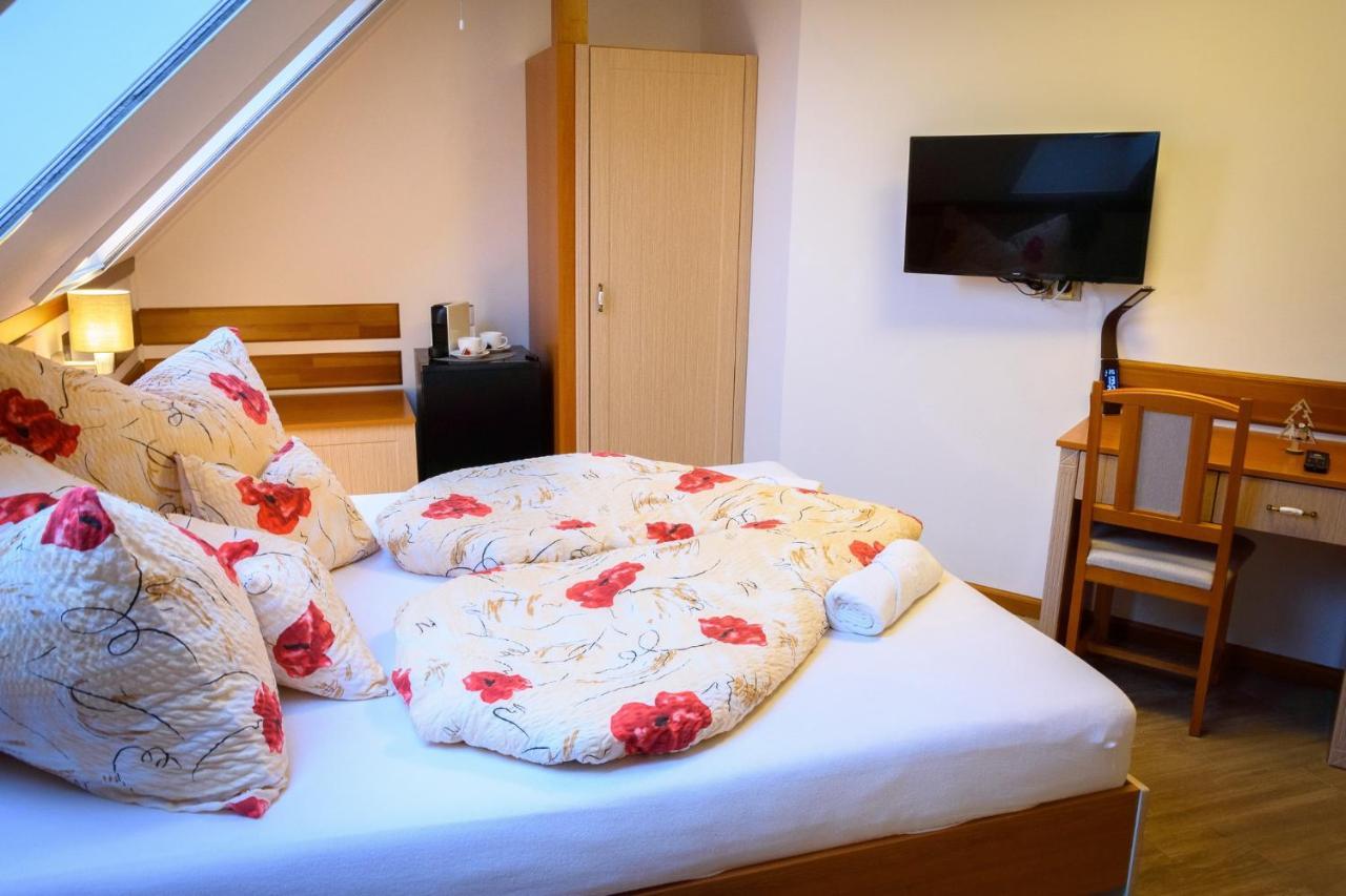 Tulipan Vendeghaz Hotel Orvenyes Bagian luar foto