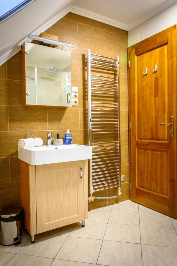 Tulipan Vendeghaz Hotel Orvenyes Bagian luar foto